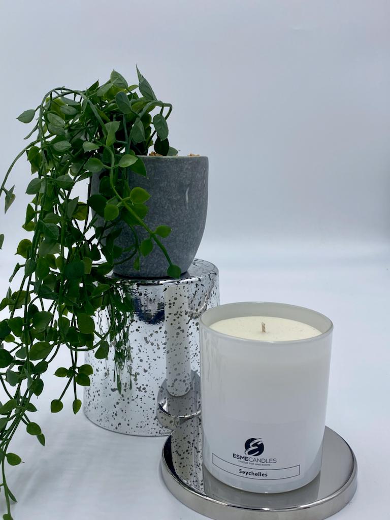 Velvet Rose & Oud Handmade Scented Candle image 1